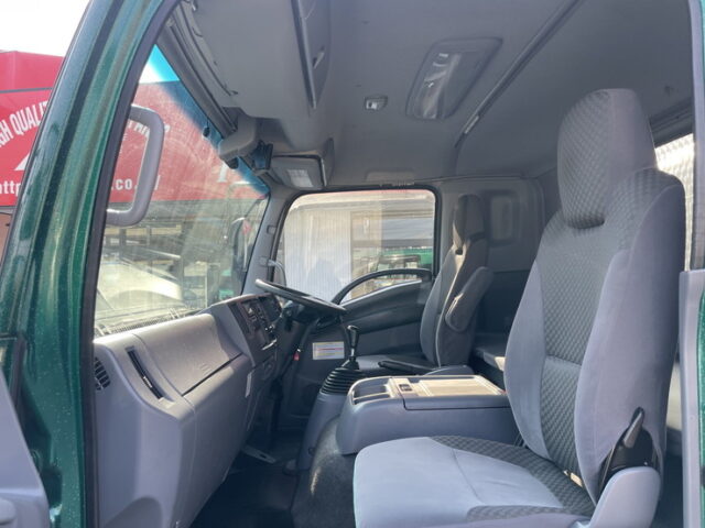 いすゞ：フォワード：ウィング：6200ワイド：エアサス：架装多数：木床：240馬力