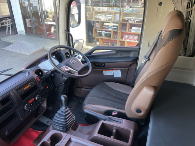 日野　17レンジャー　ハイルーフ　ウィング　6200ワイド　エアサス　240馬力