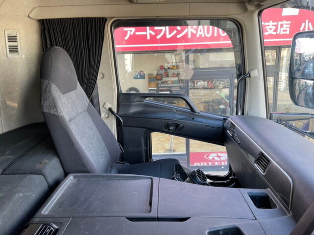 三菱ふそう　スーパーグレート　トレーラーヘッド　ハイルーフ　AT　ステンレスサイドバンパー