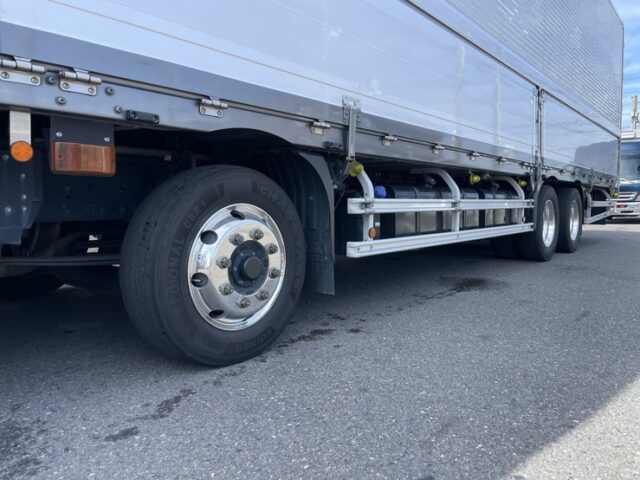 日野　17プロフィア　ハイルーフ　ウィング　リア門口ステンレス　アルミホイール