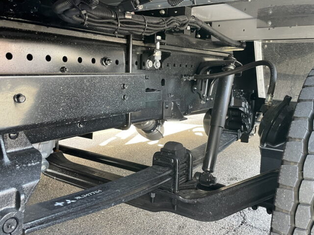 【現行型】スーパーグレート　スーパーハイルーフ　未使用　リア門口ステンレス