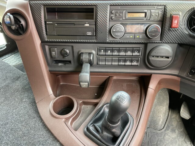 日野:17プロフィア:ハイルーフ:トレーラーヘッド:PTO付:ダンプレバー:メッキ多数