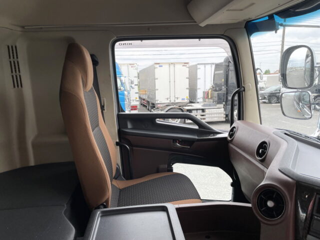 日野：プロフィア：アルミブロック平ボディ：7MT：ステンレス架装多数：メッキパーツ多数：アルミホイール　