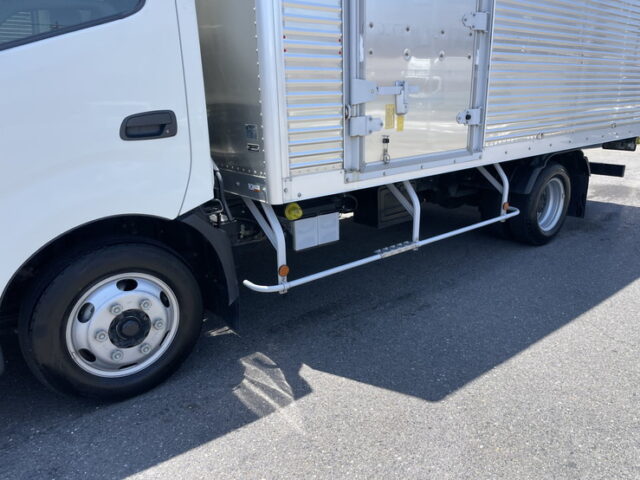 日野：デュトロ：アルミバン：ワイドロング：木床：横扉：150馬力：AT車