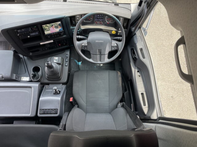 いすゞ：ギガ：ハイルーフ：ウィング：木床：格納パワーゲート：アルミホイール