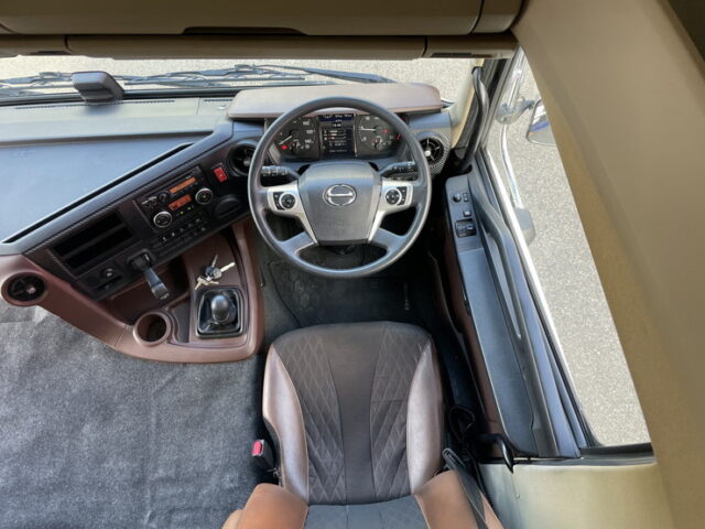 日野：17プロフィア：ハイルーフ：メッキ多数：ステンレス多数：アルミホイール