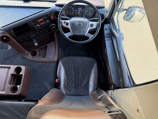 日野：17プロフィア：ハイルーフ：ウィング：メッキ多数：ステンレス多数：リア門口ステンレス