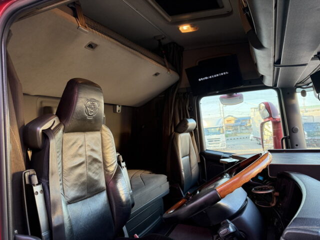 スカニア：R450：トレーラーヘッド：総輪エアサス：第5輪荷重11.300㎏：直6