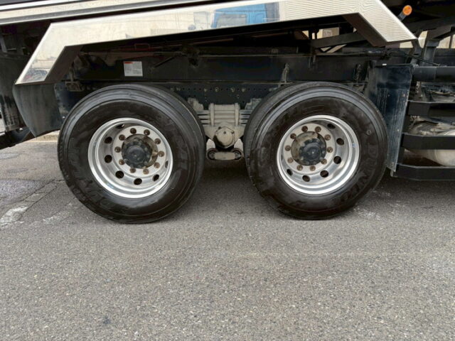 日野：17プロフィア：ダンプ：5300×2300：メッキ多数：7速MT：380馬力：電動コボレーン