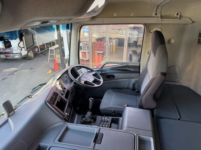 スーパーグレート：ウィング：メッキ多数：アルミホイール：ステンレス床：7速MT