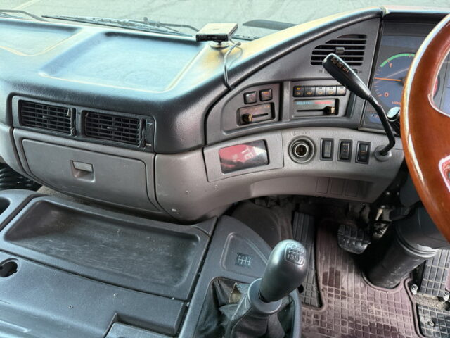 日野：テラヴィ：ハイルーフ：トレーラーヘッド：架装多数：ブタ鼻：後輪エアサス