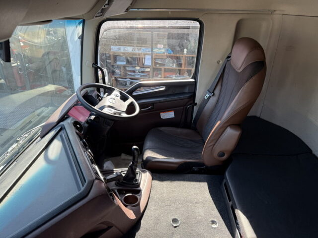 日野：17プロフィア：冷凍バン：メッキ多数：サブエンジン：ジョロ4キーストン