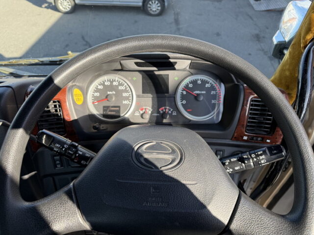 日野：プロフィア：ハイルーフ：トレーラーヘッド：エアロ付：エアサス：450馬力