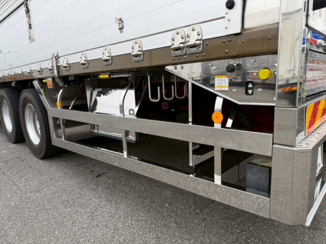 17スーパーグレート:ハイルーフ:ウィング:メッキ多数:前後門口ステンレス