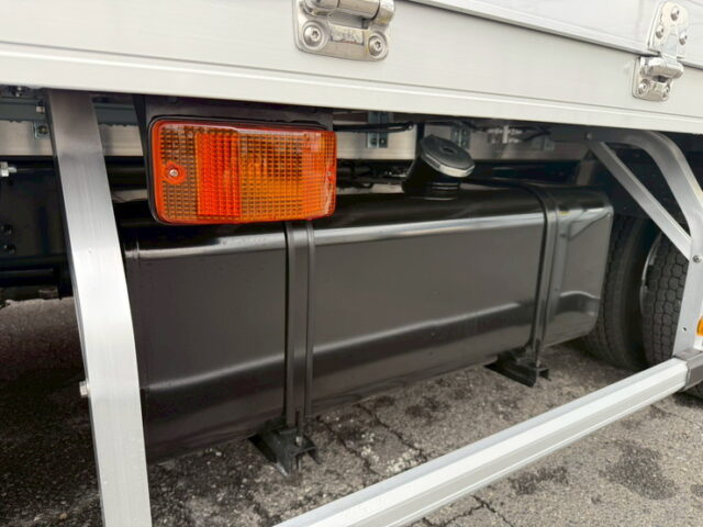 日野：17レンジャー：冷凍ウィング：アルミシマ床：-30度設定：6速MT：240馬力