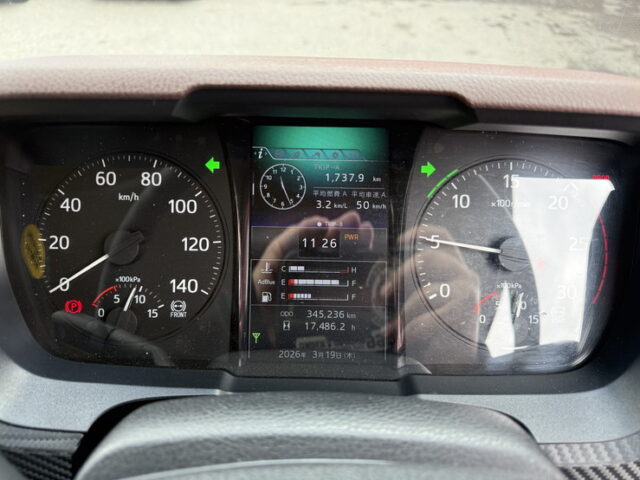 日野:17プロフィア:ハイルーフ:トレーラーヘッド:架装多数:アルミホイール