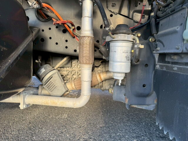 いすゞ:エルフ:平ボデー:標準幅:10尺長:マニ割り:ハイグレード:140馬力