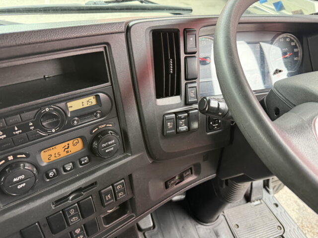 いすゞ:ギガ:ハイルーフ:トレーラーヘッド:フロントバイザー:第5輪荷重11.100㎏