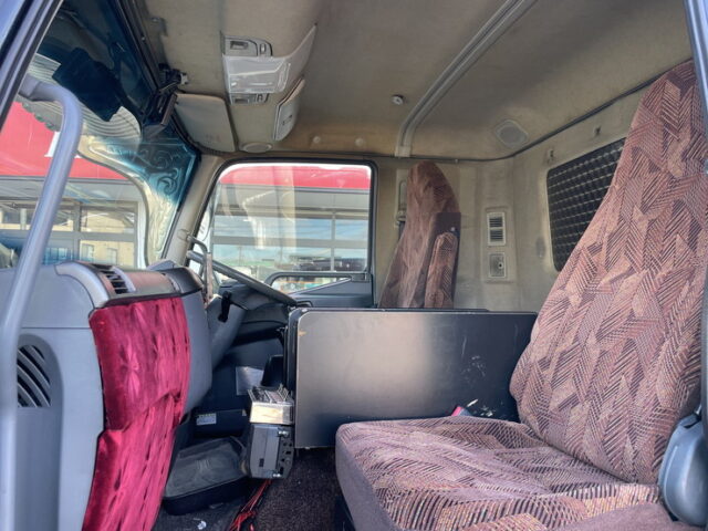 三菱ふそう　ファイター　冷凍バン　コルゲート　ジョロダー4列キーストン　エアサス