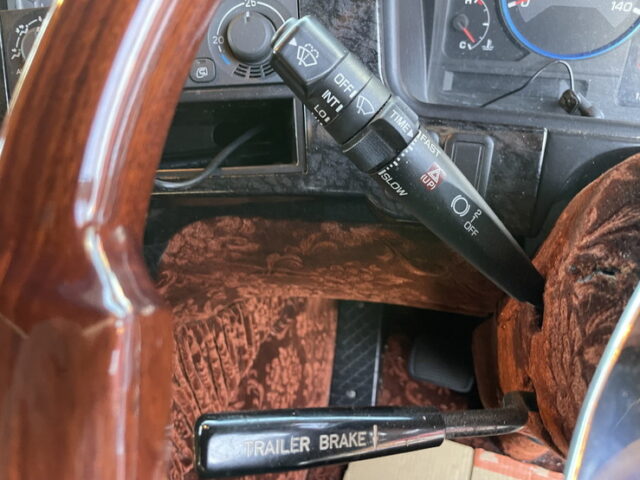 スーパーグレート　ハイルーフ　トレーラーヘッド　架装多数　ブタ鼻　7速MT