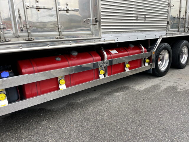 いすゞ　ギガ　ハイルーフ　冷凍バン　4軸　左観音扉2枚　サブエンジン　ジョロ４キーストン