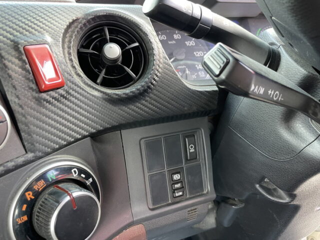 日野：17プロフィア：ハイルーフ：トレーラーヘッド：アルミホイール：ブタ鼻