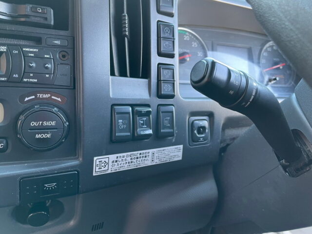 いすゞ:フォワード:ワイド:210馬力:アルミウィング:格納パワーゲート:リアエアサス:アルミホイール