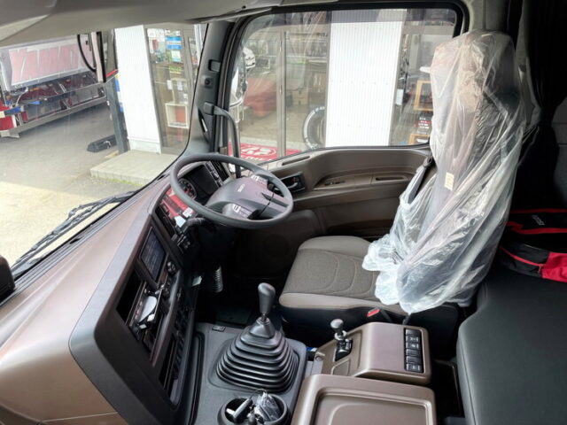 いすゞ　ギガ　登録済み未使用車　ハイルーフ　リア門工ステンレス　アルミホイール