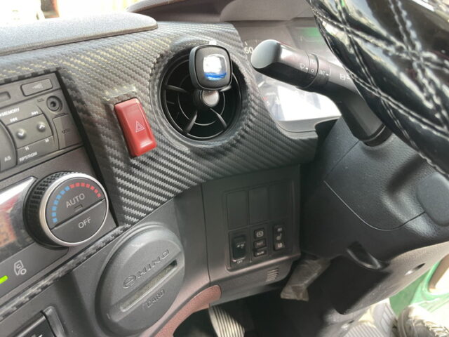 日野:17プロフィア:ハイルーフ:トレーラーヘッド:PTO付:ダンプレバー:メッキ多数