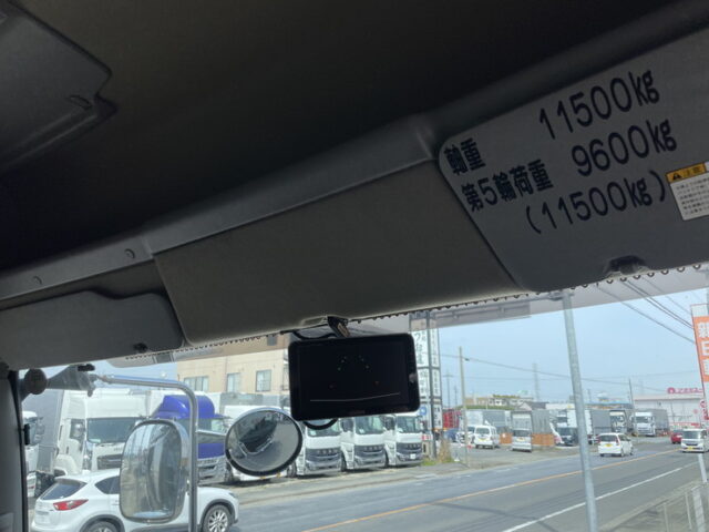 日野　プロフィア　ハイルーフ　トレーラーヘッド　煙突マフラー(ダミー)　ブタ鼻