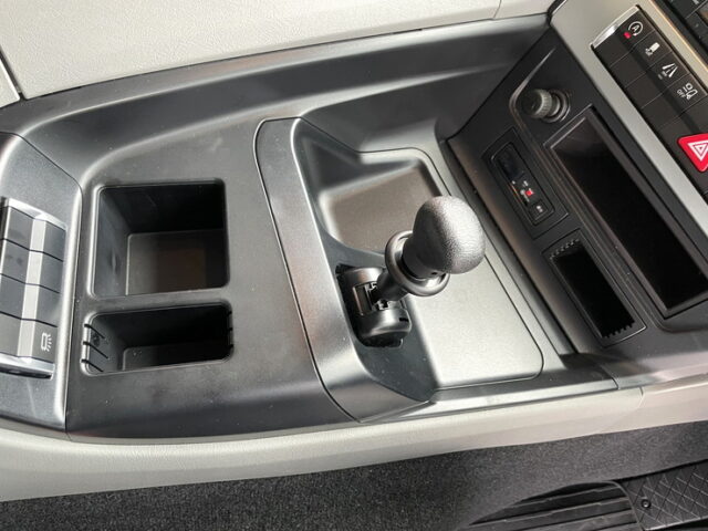 三菱ふそう：スーパーグレート：トレーラーヘッド：ハイルーフ：Ｄ尺：AT：未使用：第５輪11.5ｔ　