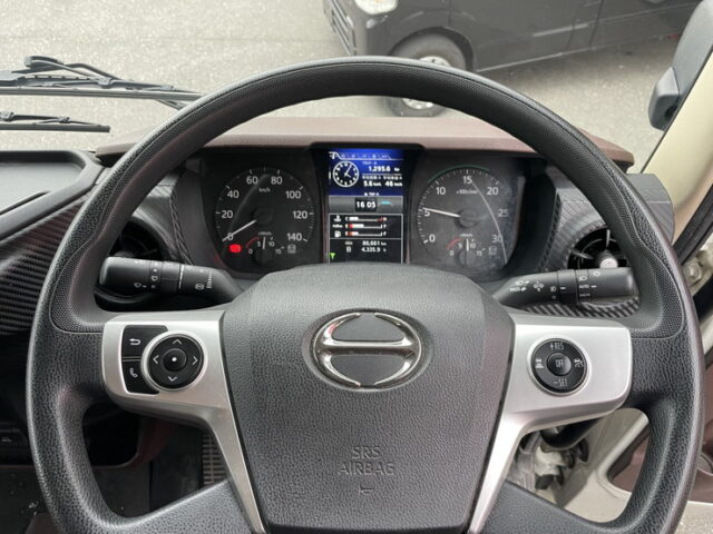 日野　17レンジャー　ハイルーフ　6200ワイド　エアサス　格納ゲート　低走行