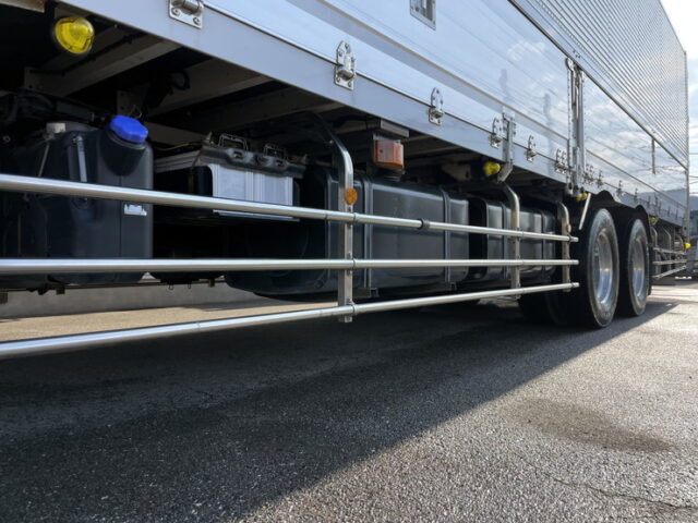 日野：17プロフィア：ハイルーフ：ウィング：10輪：リア門口ステンレス