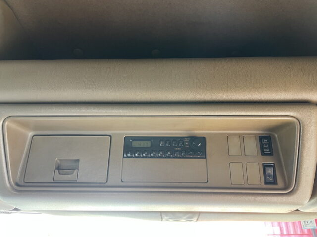 日野：テラヴィ：ハイルーフ：トレーラーヘッド：V8：ツインターボ：エアサス