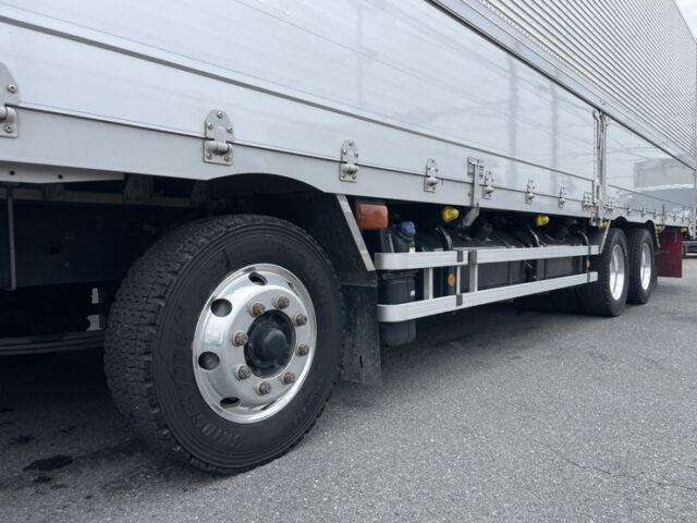 いすゞ：ギガ：ハイルーフ：ウィング：メッキ多数：アルミホイール：スムーサー