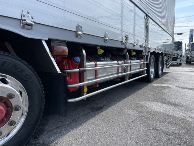 いすゞ：ギガ：ハイルーフ：ウィング：アルミホイール：スムーサー：木床