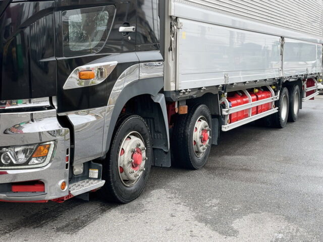 日野：17プロフィア：ハイルーフ：ウィング：メッキ多数：リア門口ステンレス：E13C