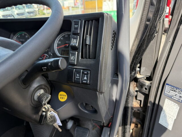 いすゞ：ギガ：ハイルーフ：トレーラーヘッド：アルミホイール：スムーサー