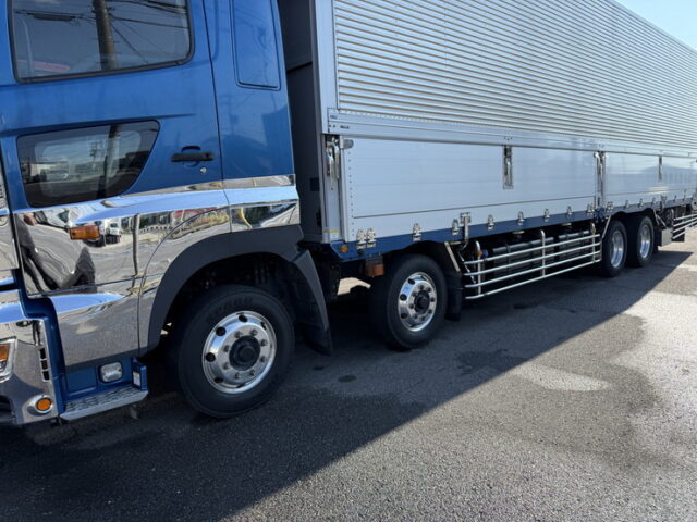 日野：17プロフィア：ハイルーフ：ウィング：メッキ多数：ステンレス多数：リア門口ステンレス