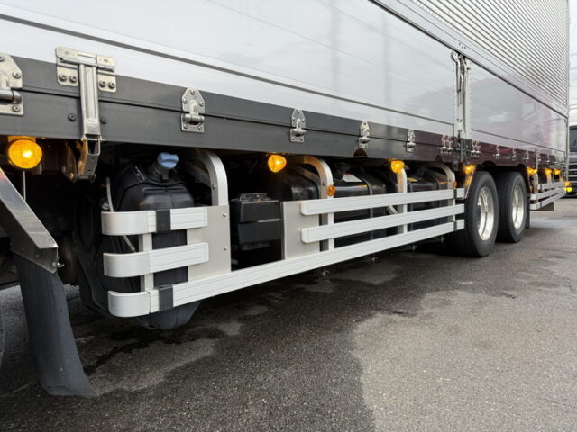 17スーパーグレート：ハイルーフ：メッキ多数：アルミホイール：リア門口ステンレス