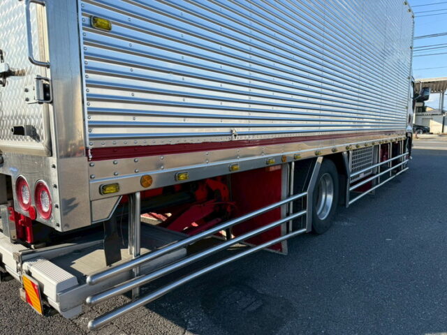 いすゞ：フォワード：ハイルーフ：冷凍バン：7100標準幅：架装多数：格納ゲート：エアサス