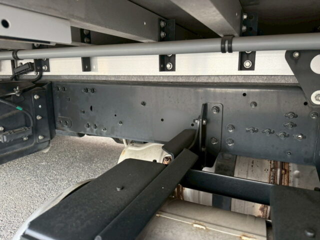 ファイター：冷凍ウィング：アルミシマ床：-30度設定：後輪エアサス：240馬力