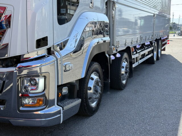 いすゞ：ギガ：ハイルーフ：ウィング：アルミホイール：リア門口ステンレス：低走行