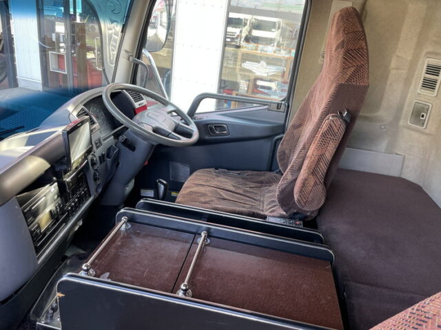 三菱ふそう　ファイター　冷凍バン　コルゲート　ジョロダー4列キーストン　エアサス