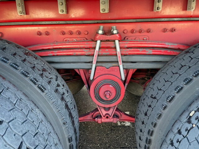 UD クオン：ハイルーフ：冷凍バン：トレクス造りボデー：横扉：ステンレス多数：AT