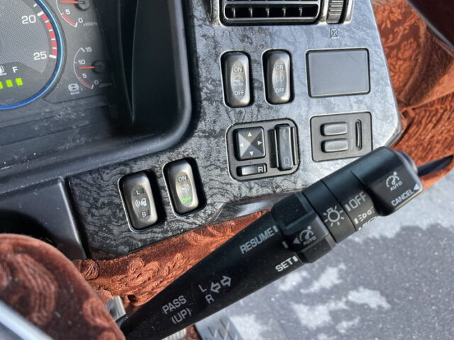 スーパーグレート　ハイルーフ　トレーラーヘッド　架装多数　ブタ鼻　7速MT