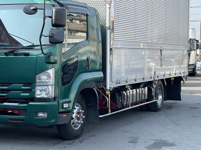 いすゞ：フォワード：ウィング：6200ワイド：エアサス：架装多数：木床：240馬力