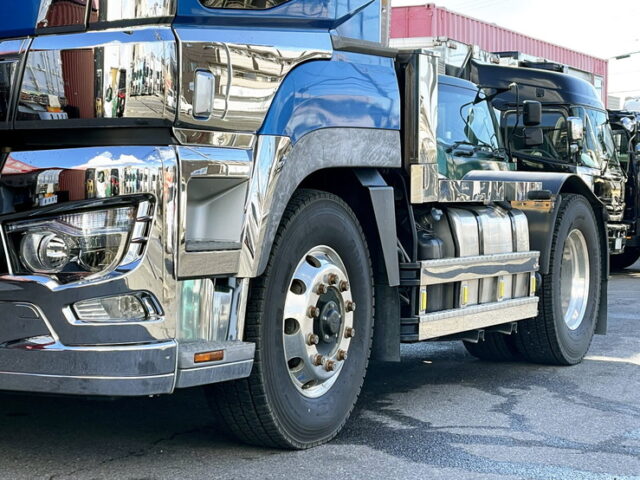 17スーパーグレート　ハイルーフ　トレーラーヘッド　第5輪荷重11.500㎏　アルミホイール