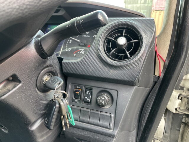 日野：17プロフィア：ハイルーフ：トレーラーヘッド：アルミホイール：ブタ鼻