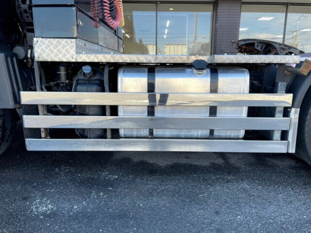 三菱ふそう　スーパーグレート　トレーラーヘッド　ハイルーフ　AT　ステンレスサイドバンパー